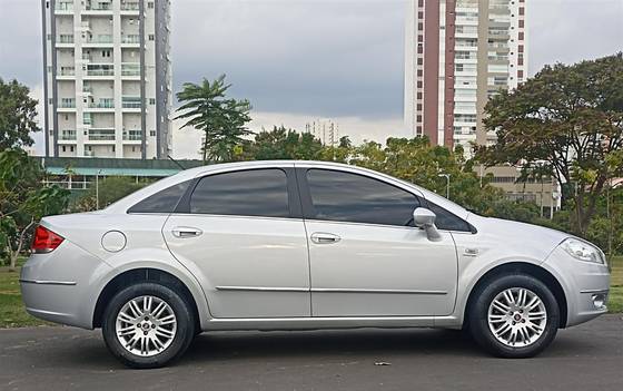 FIAT LINEA 1.8 ESSENCE 16V FLEX 4P AUTOMATIZADO